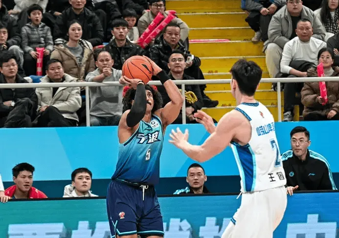 九游娱乐-鲁媒：青岛男篮整场都打得十分挣扎，外线迟迟找不到感觉