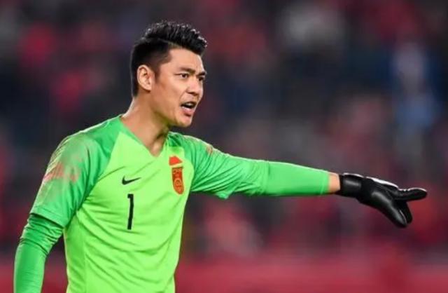 九游娱乐平台-曾诚退出国足何人递补？韩佳奇受热捧但未入大名单